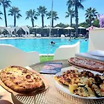 Pitagora Residence 3*